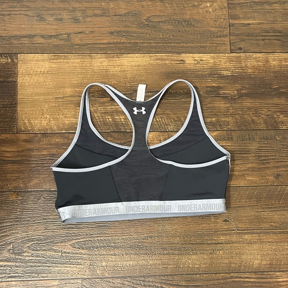 Under armor sports bra size med